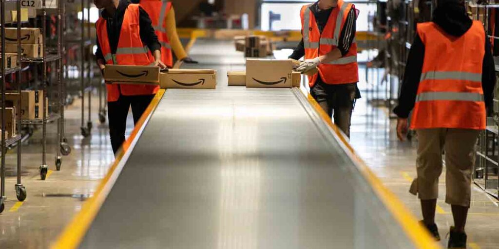 Almacén de comercio electrónico inteligente de Amazon