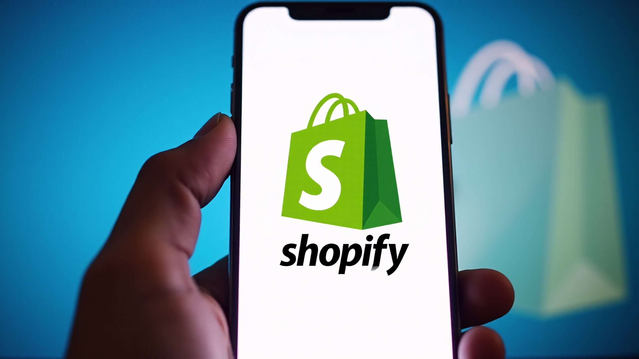 Shopify Integrations That Personalize Support with AI Insights