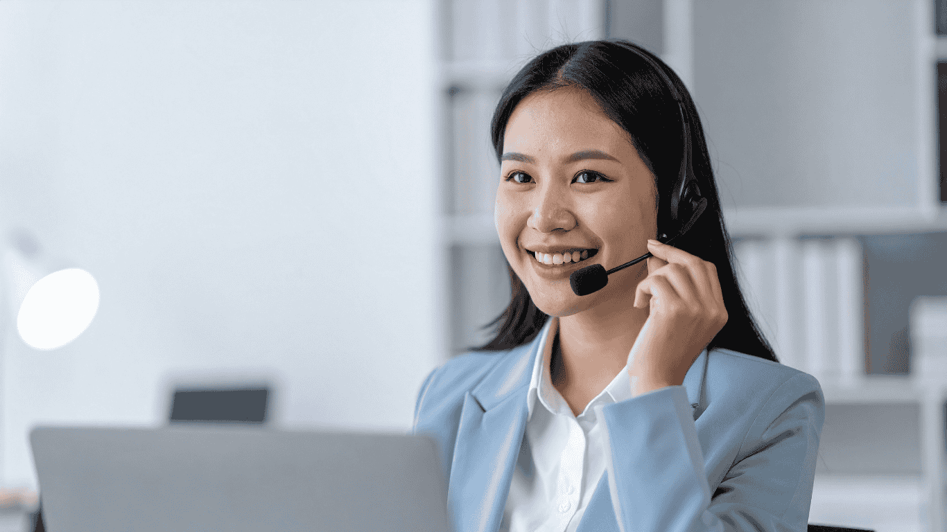 How to Balance AI Automation with Live Agent Support