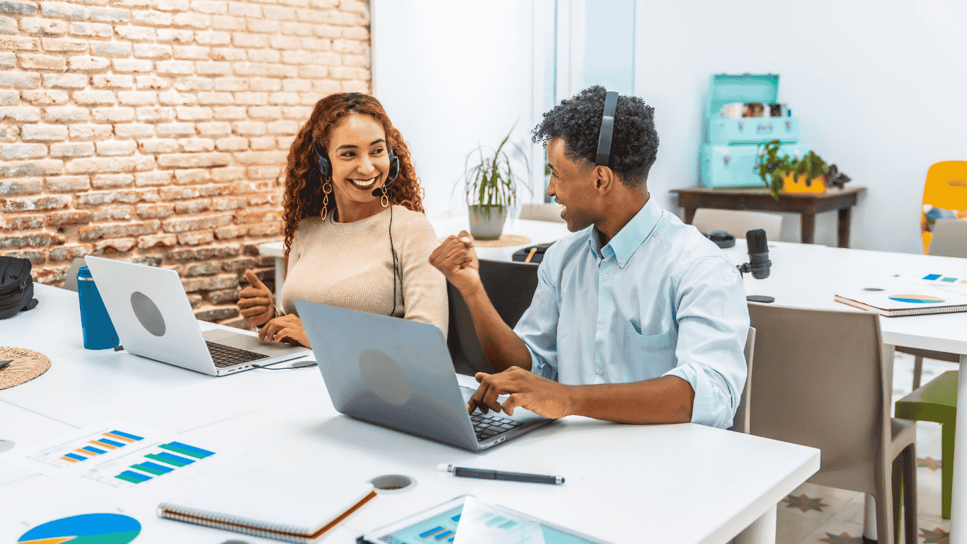 Best Customer Service Software with Analytics & Reporting (2026)